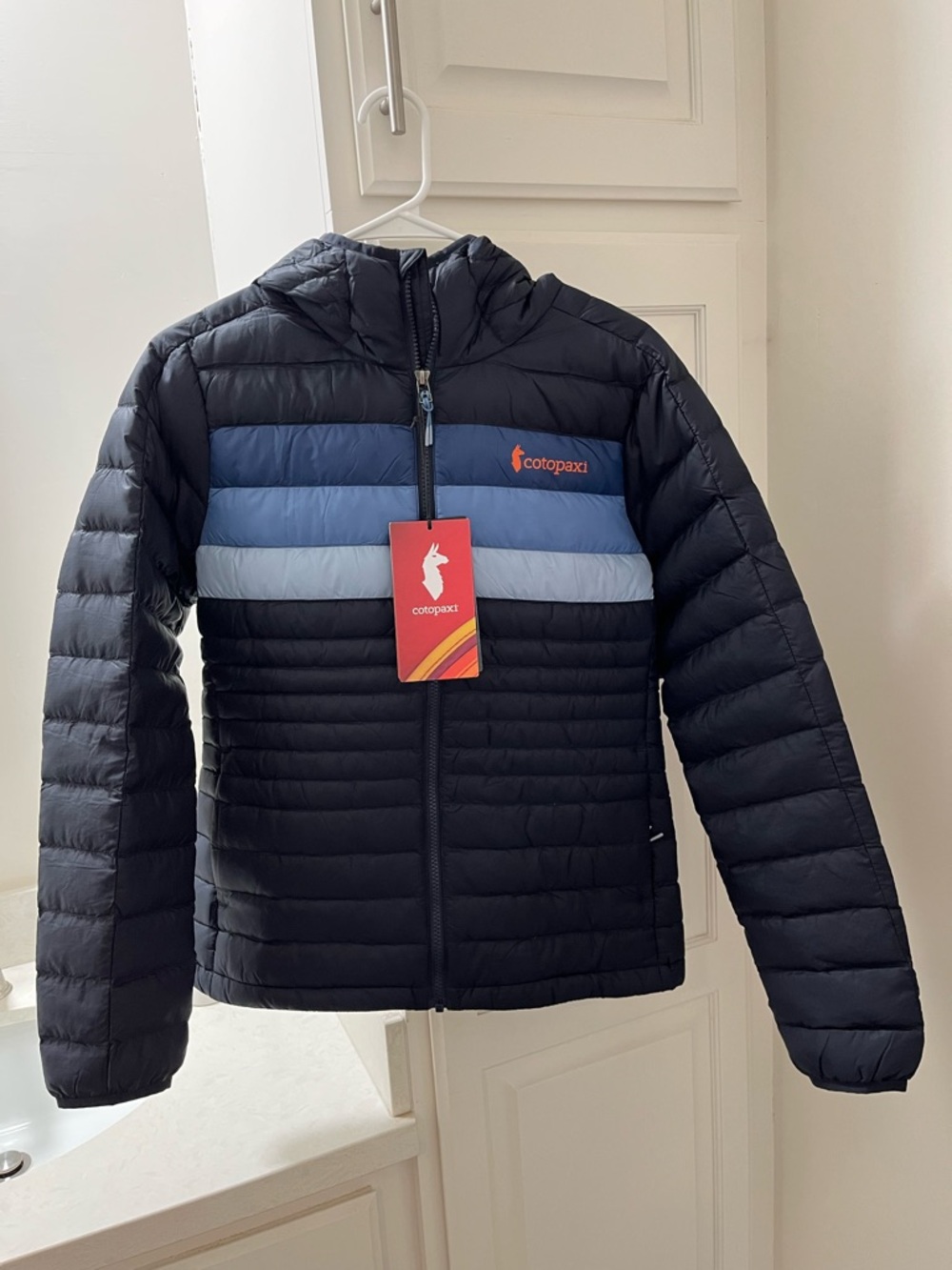 NWT Cotopaxi Fuego Down Hooded Jacket in Carbon Stripes